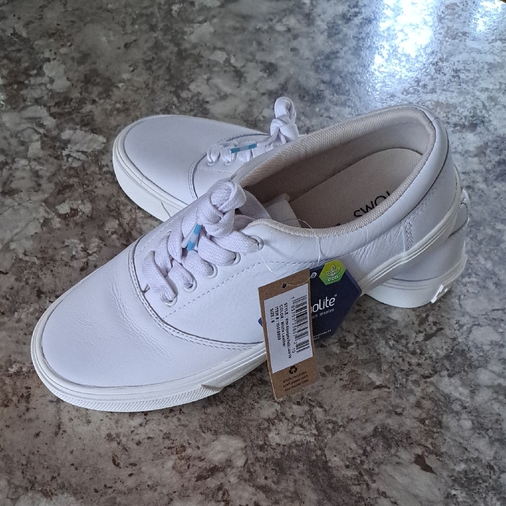 TOMS - Womens - White Leather Sneakers Tennis Shoes - Size 8 - NWT